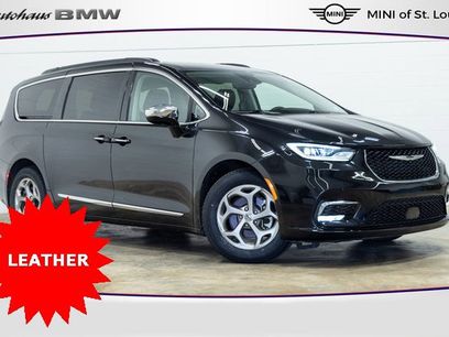 Used 2023 Chrysler Pacifica Limited