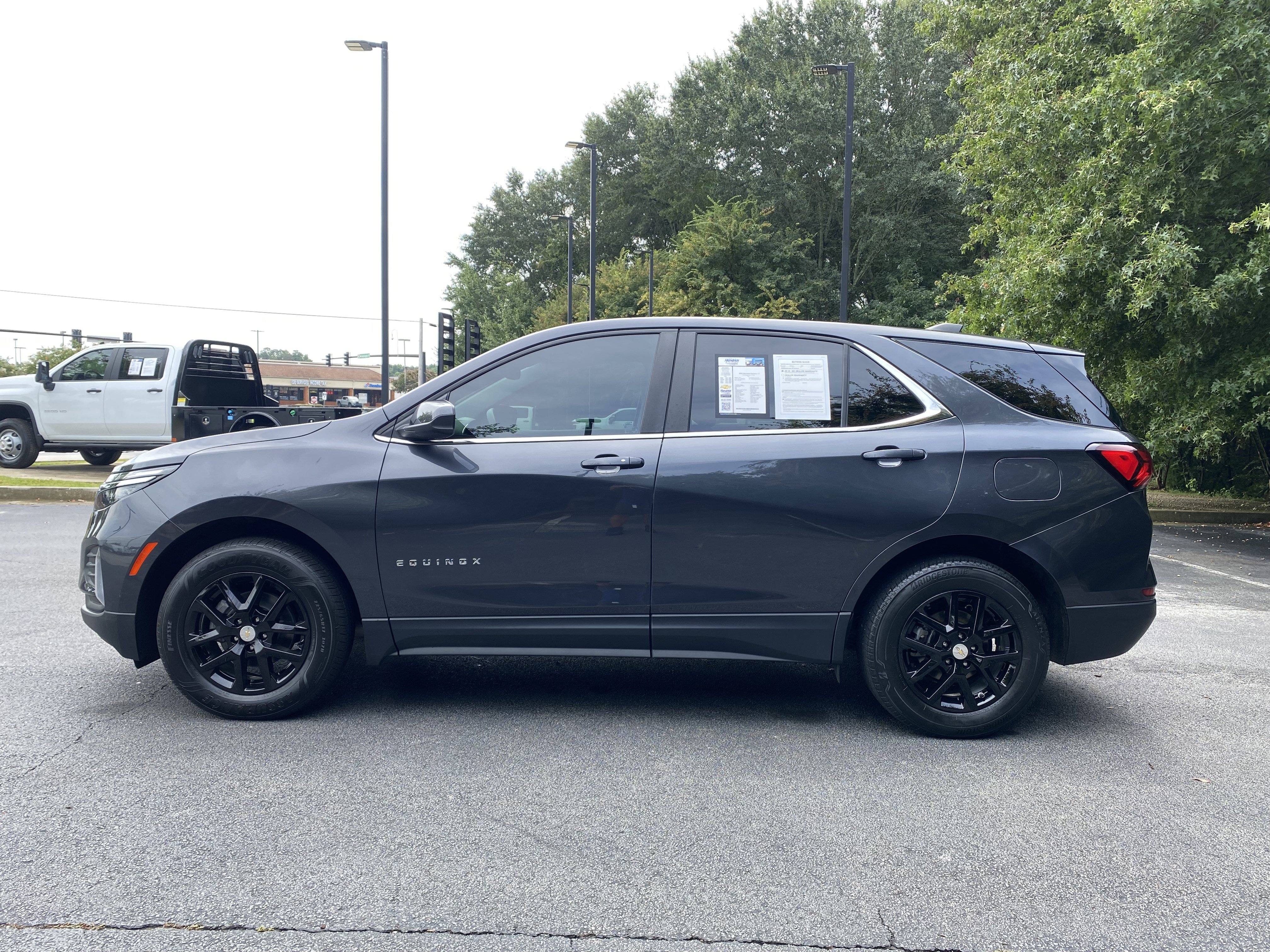 Used 2023 Chevrolet Equinox LT AWD/4WD image 6