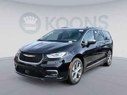 New 2026 Chrysler Pacifica Pinnacle