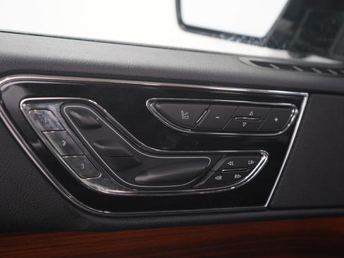 Used 2019 Lincoln Navigator Reserve AWD/4WD image 24