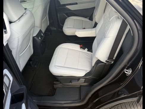 Used 2026 Ford Explorer Platinum w/ LUX Leather Package AWD/4WD image 3