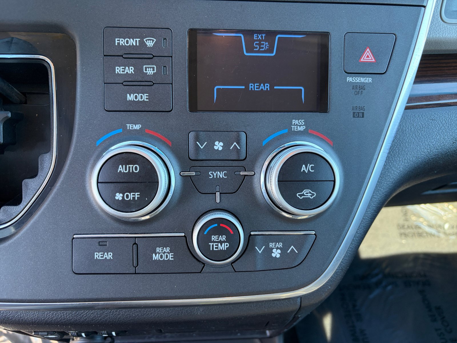 Used 2017 Toyota Sienna Limited AWD/4WD image 21