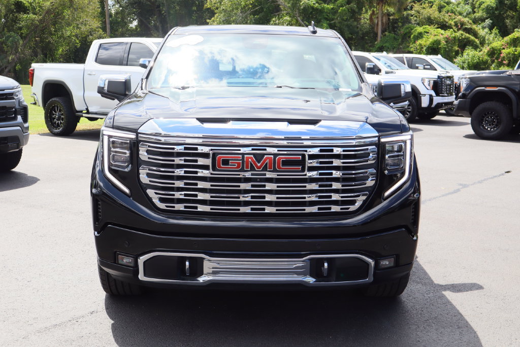 Certified 2023 GMC Sierra 1500 Denali w/ Technology Package AWD/4WD image 4