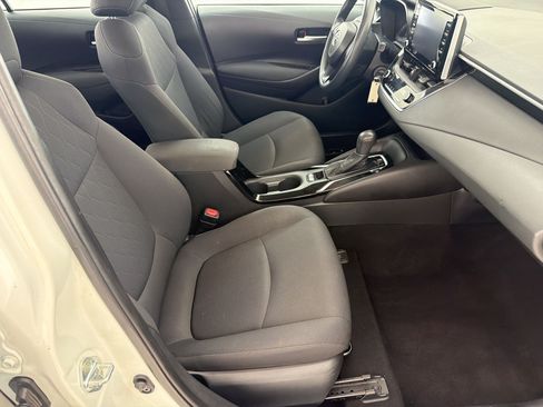 Used 2021 Toyota Corolla LE FWD image 22