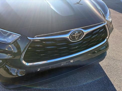 Used 2020 Toyota Highlander Limited image 28