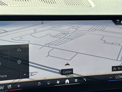 Used 2025 BMW 530i xDrive w/ Premium Package image 13