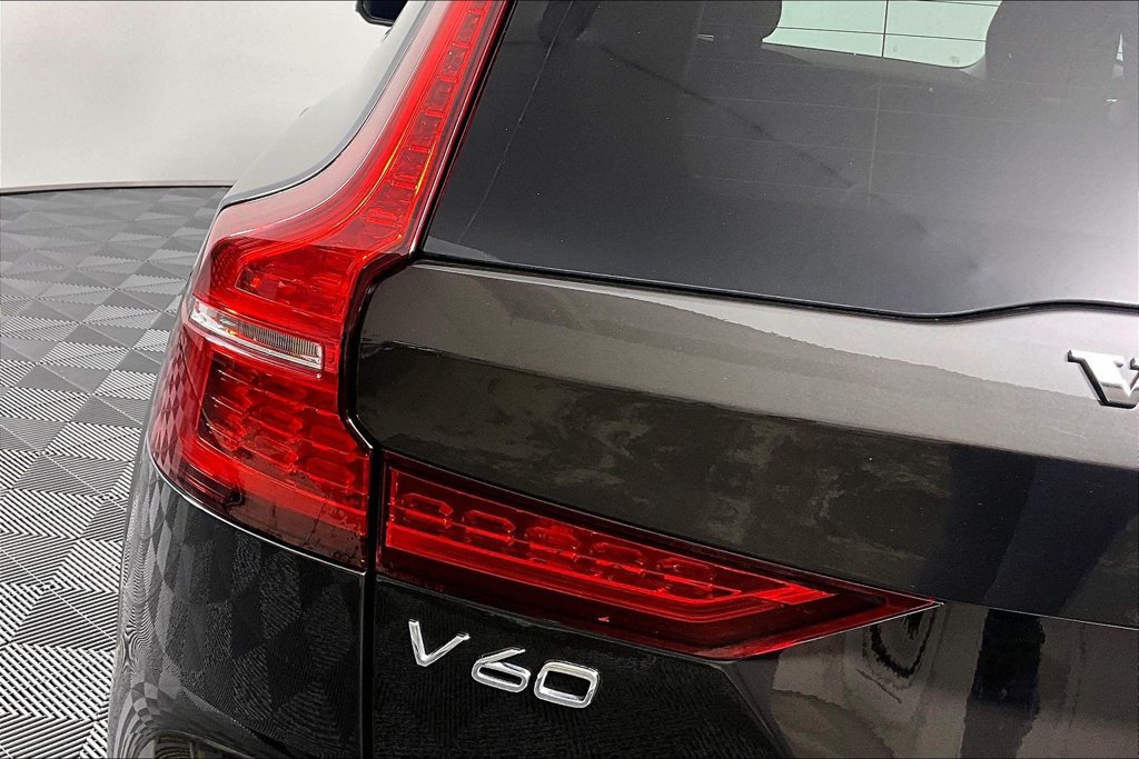 Used 2025 Volvo V60 B5 Cross Country Plus AWD/4WD image 29