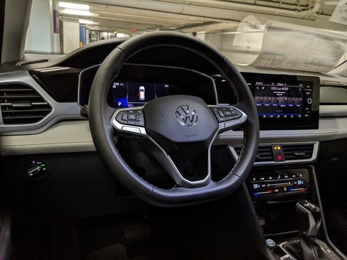 New 2026 Volkswagen Taos SE AWD/4WD image 14