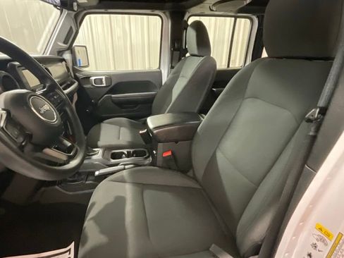 Used 2018 Jeep Wrangler Unlimited Sport image 10