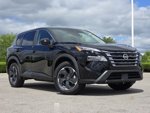 Used 2025 Nissan Rogue SV FWD image 2