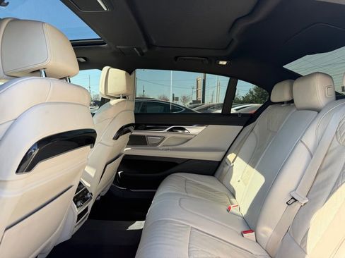 Used 2021 BMW 740i w/ M Sport Package image 24