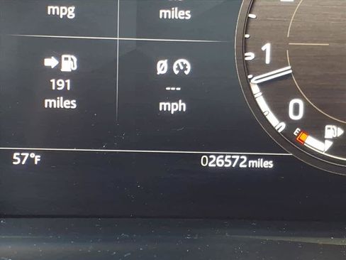 Used 2025 Land Rover Defender 110 S image 25