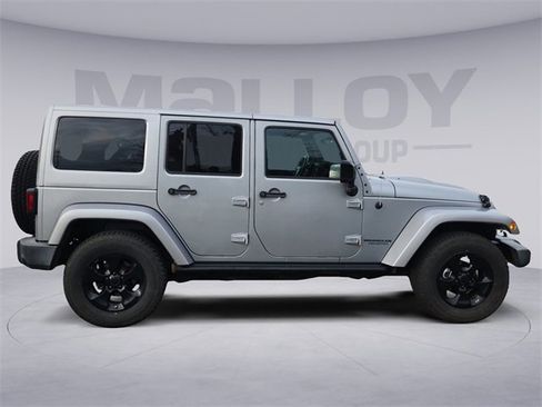 Used 2015 Jeep Wrangler Unlimited Sahara image 6