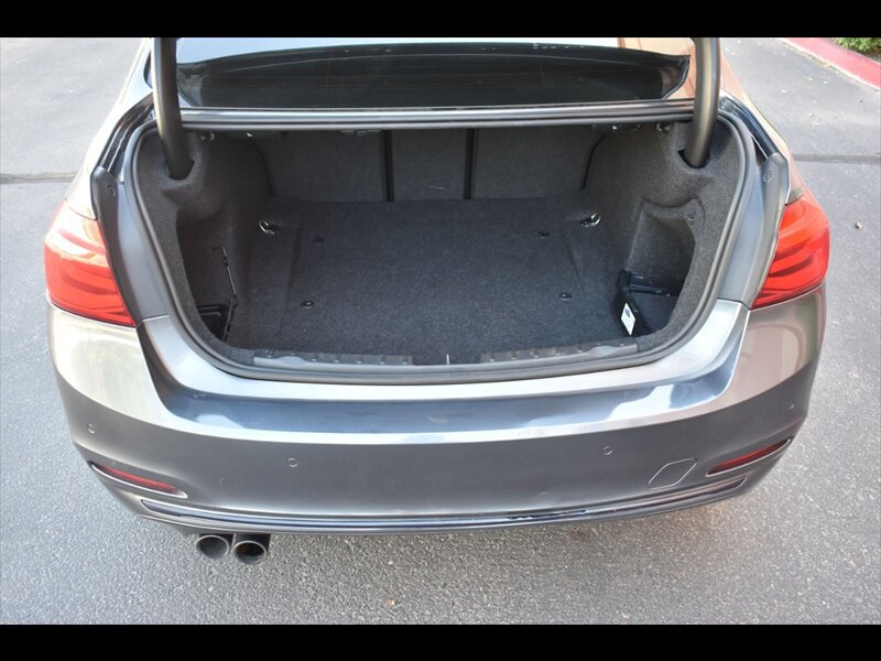 Used 2017 BMW 330i Sedan RWD image 24