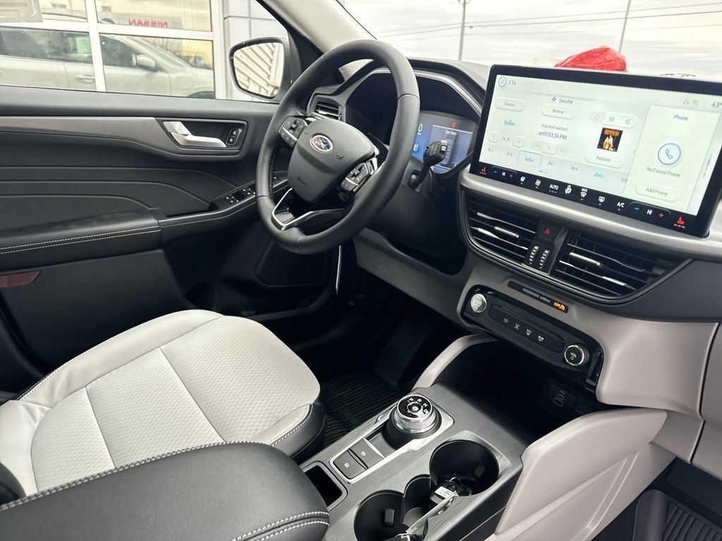 New 2025 Ford Escape SE FWD image 14