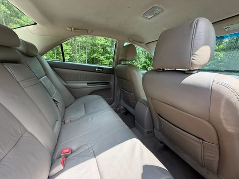 Used 2005 Toyota Camry LE FWD image 24