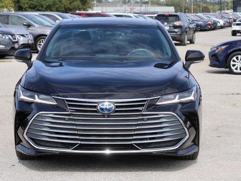 Used 2020 Toyota Avalon Limited w/ Advanced Safety Package FWD image 2