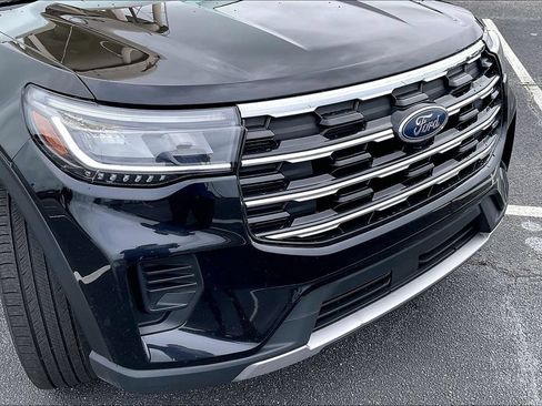Certified 2025 Ford Explorer Active AWD/4WD image 29