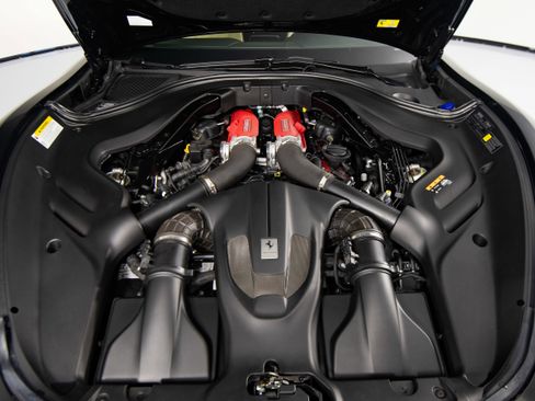 Certified 2022 Ferrari Roma RWD image 19