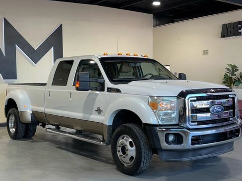Used 2011 Ford F450 Lariat w/ Lariat Interior Pkg AWD/4WD image 2