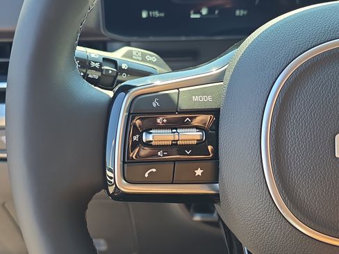 New 2026 Kia Carnival SX Prestige FWD image 32