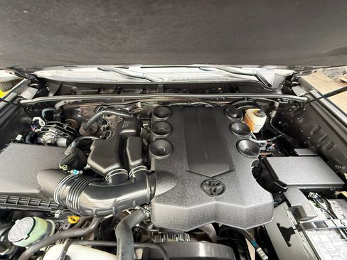 Used 2016 Toyota 4Runner SR5 Premium RWD image 31