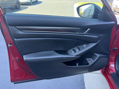Used 2021 Honda Accord Sport image 12