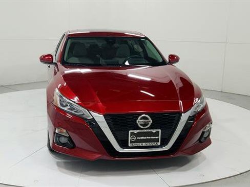 Used 2019 Nissan Altima 2.5 SV image 2
