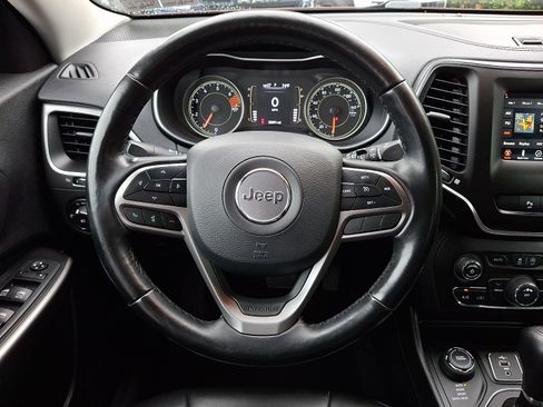 Certified 2020 Jeep Cherokee Latitude Plus w/ Cold Weather Group AWD/4WD image 19