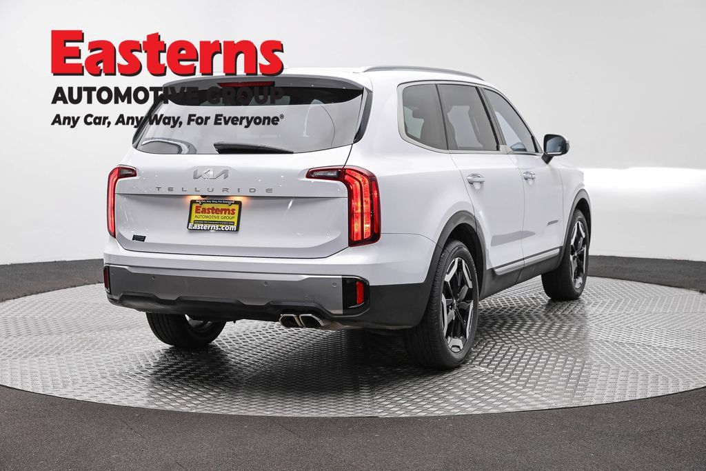 Used 2025 Kia Telluride S FWD image 5