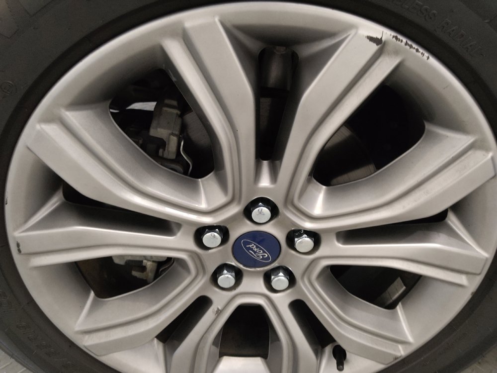 Used 2019 Ford Edge Titanium FWD image 31