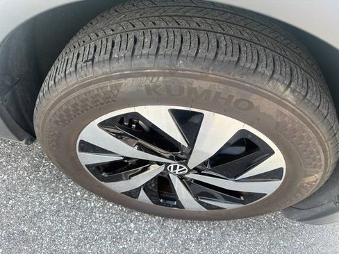 Used 2023 Volkswagen ID.4 Pro RWD image 8