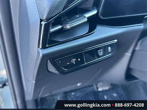 Certified 2024 Kia Niro EX image 17