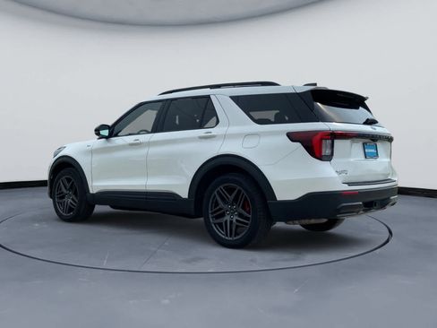 Used 2025 Ford Explorer ST-Line w/ ST-Line Street Pack AWD/4WD image 14