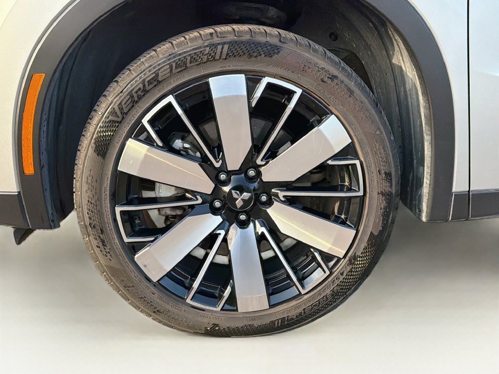 Used 2025 Mitsubishi Outlander SE AWD/4WD image 34