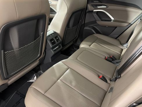 Used 2025 Audi Q5 Premium Plus w/ Premium Plus image 11