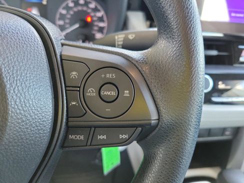 Certified 2025 Toyota Corolla Cross L image 23