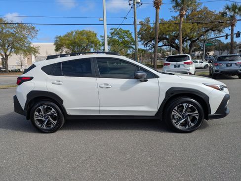 Used 2024 Subaru Crosstrek 2.0i Premium image 2