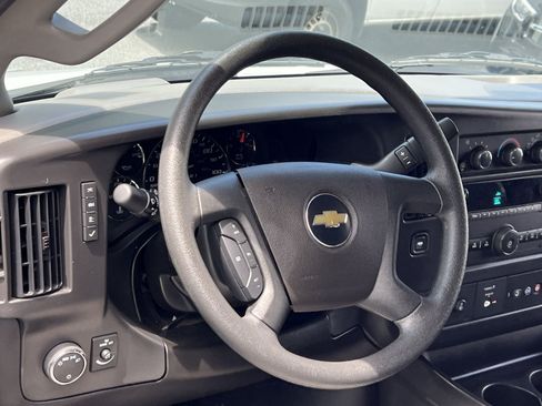 Used 2025 Chevrolet Express 3500 LT w/ LT Preferred Equipment Group RWD image 21