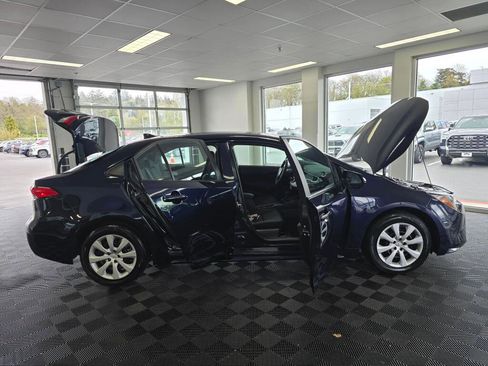 Used 2024 Toyota Corolla LE FWD image 17