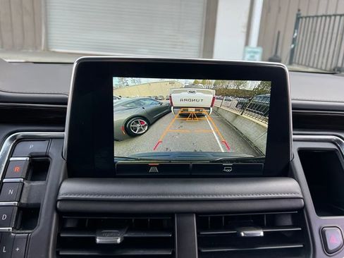 Used 2022 GMC Yukon XL SLE w/ Gmc Pro Safety Plus Package image 24