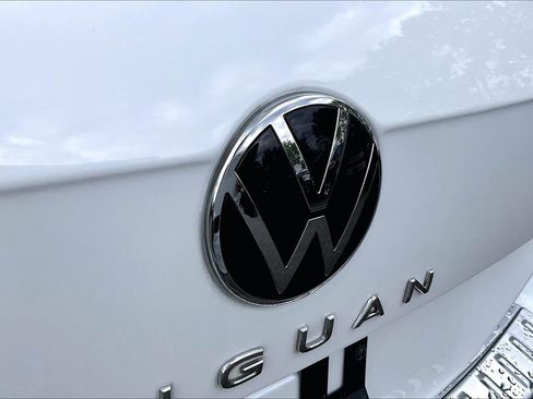 Used 2022 Volkswagen Tiguan SEL R-Line AWD/4WD image 30