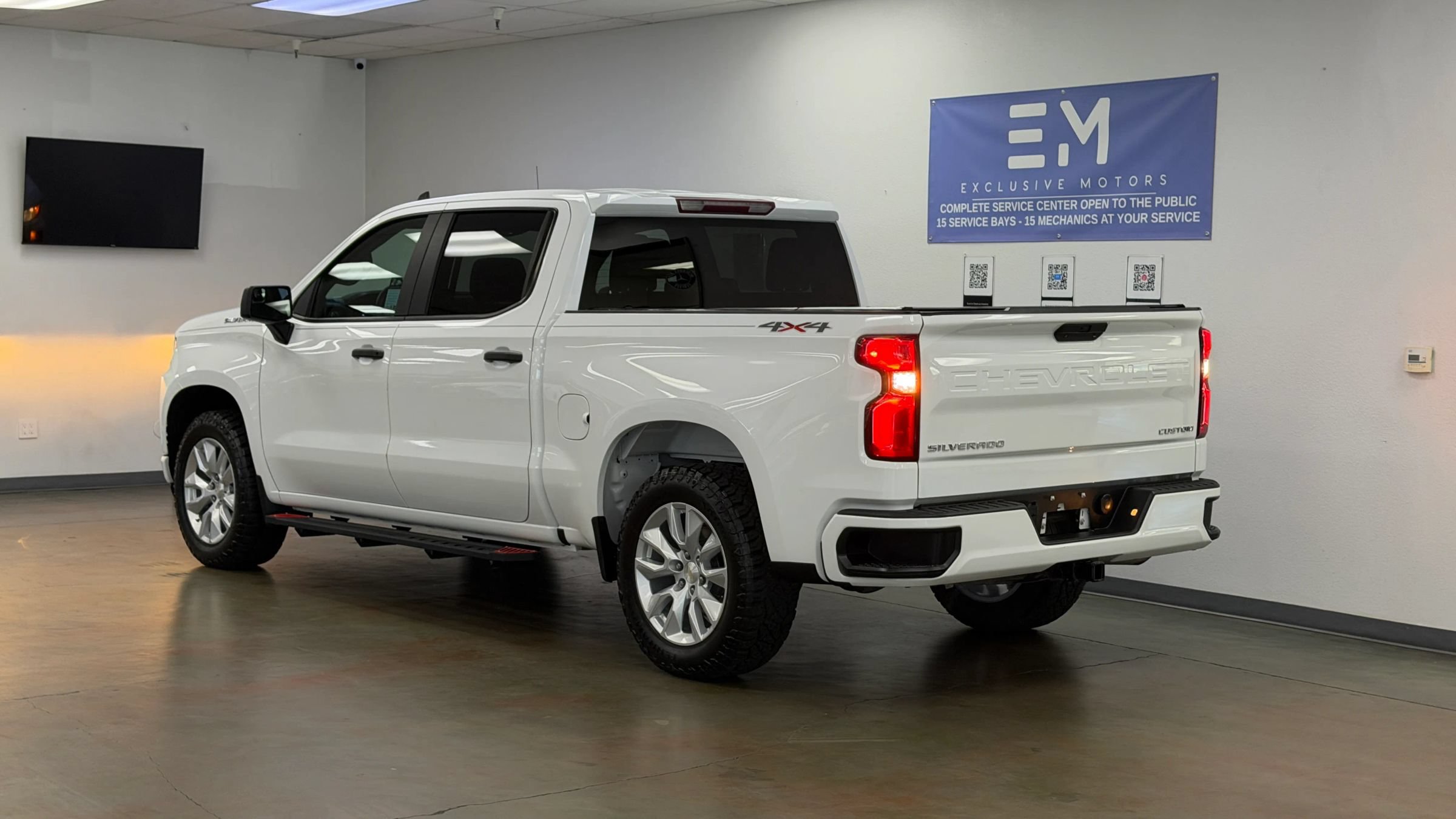 Used 2022 Chevrolet Silverado 1500 Custom AWD/4WD image 12