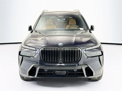 Used 2026 BMW X7 xDrive40i w/ M Sport Package AWD/4WD image 2