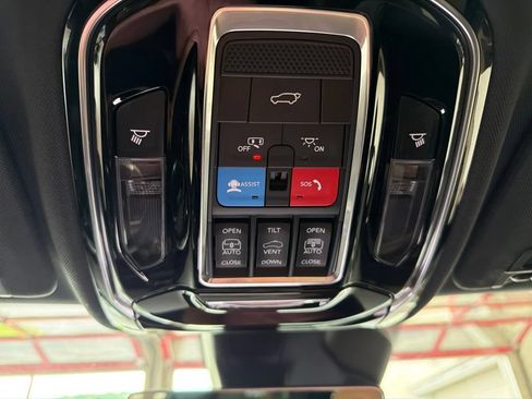 Used 2021 Jeep Grand Cherokee L Overland w/ Luxury Tech Group IV AWD/4WD image 20