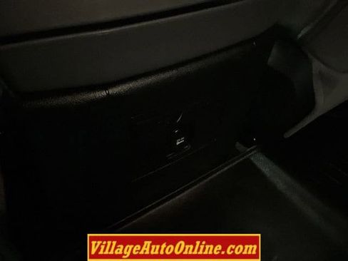 Used 2013 RAM 1500 Big Horn image 32