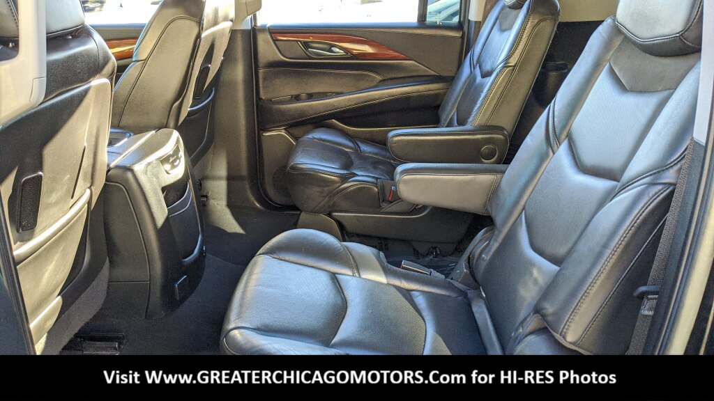 Used 2017 Cadillac Escalade ESV Luxury AWD/4WD image 24