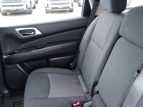 Used 2019 Nissan Pathfinder S image 19