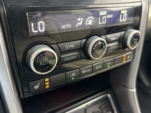 Used 2022 Subaru Ascent Premium w/ Convenience Package image 30