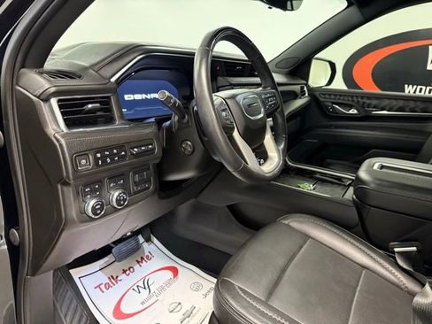 Used 2023 GMC Yukon Denali w/ Denali Reserve Package image 13